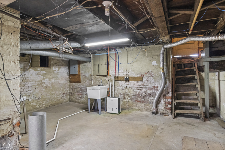 Listing Image 18