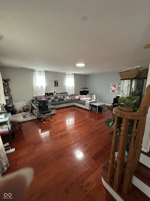 Listing Image 24