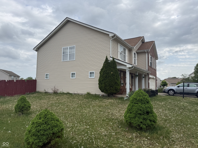 Listing Image 4