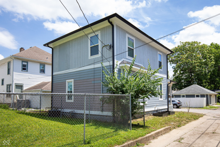 Listing Image 6