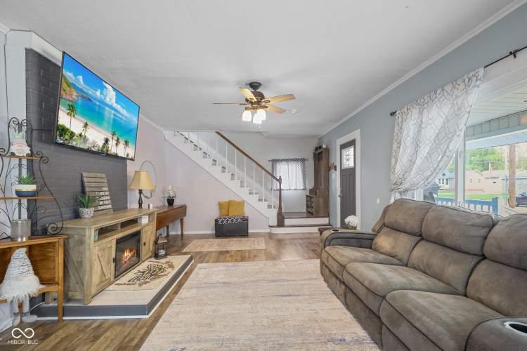 Listing Image 9