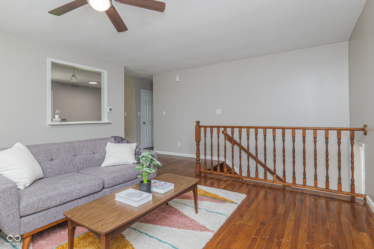 Listing Image 11