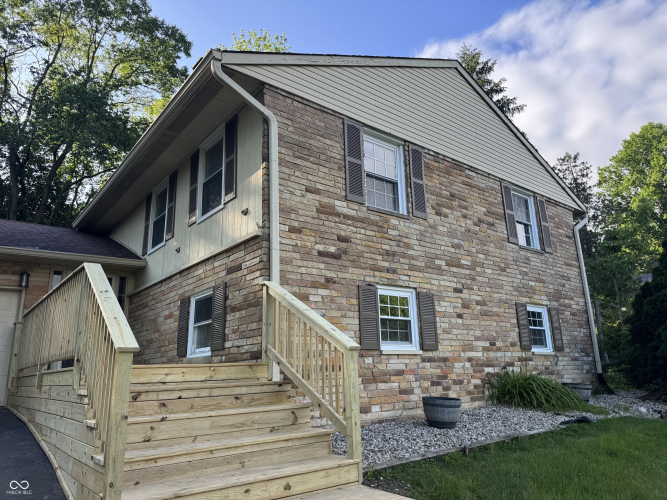 Listing Image 4
