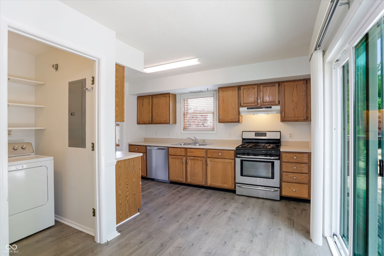 Listing Image 13
