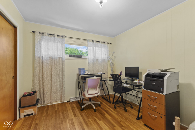 Listing Image 17