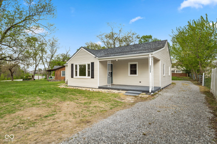 Listing Image 3
