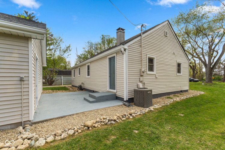 Listing Image 5
