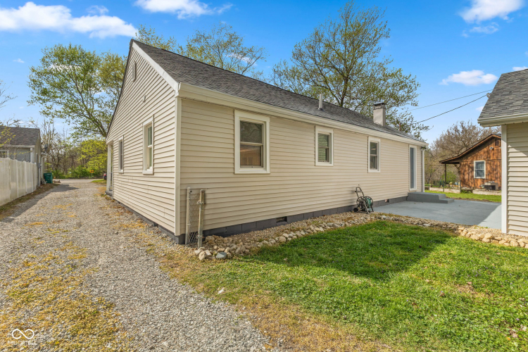 Listing Image 6
