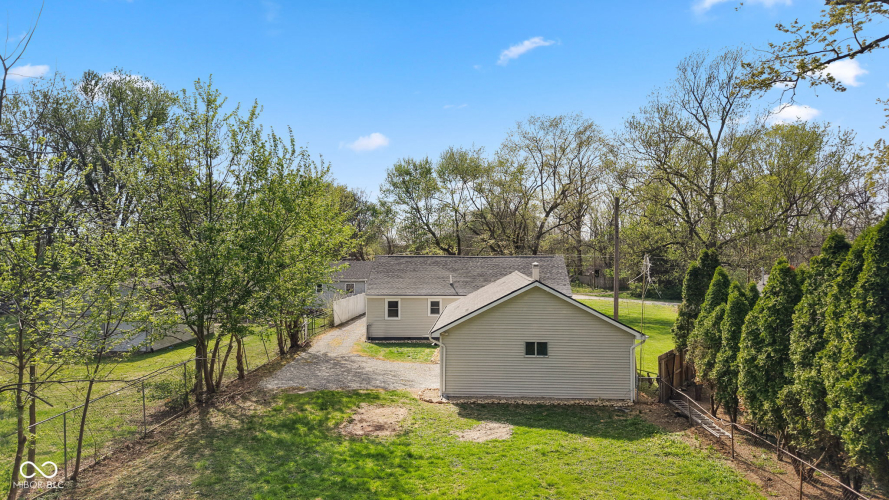 Listing Image 9