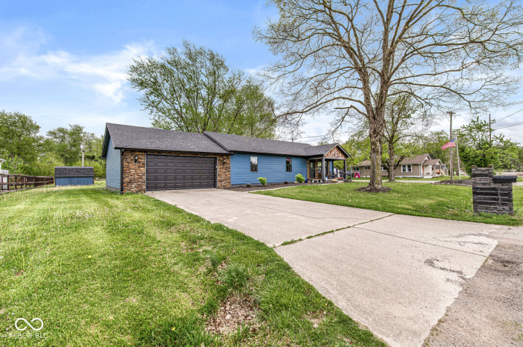 Listing Image 4