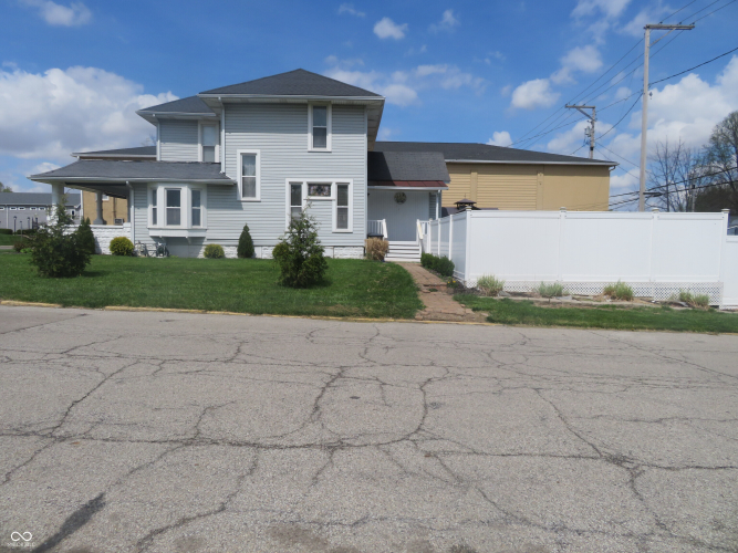 Listing Image 5