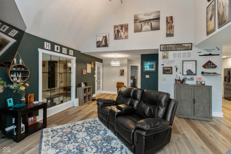 Listing Image 15