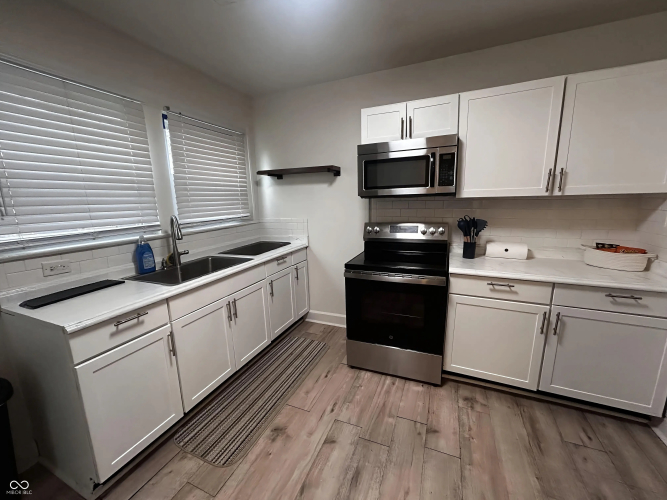 Listing Image 10