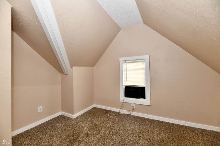 Listing Image 58