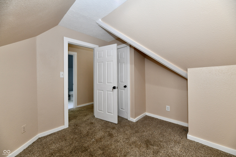Listing Image 59