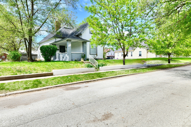 Listing Image 84