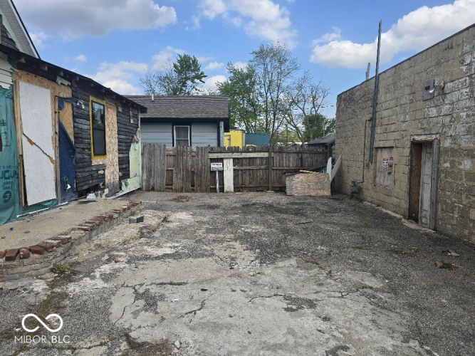 Listing Image 5