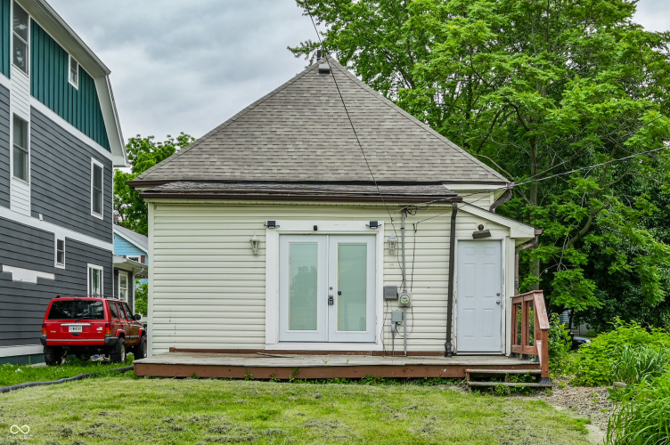 Listing Image 17