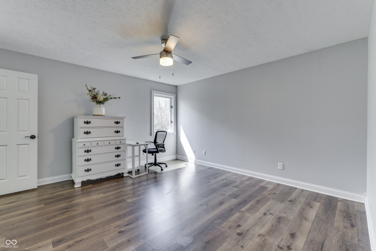 Listing Image 37