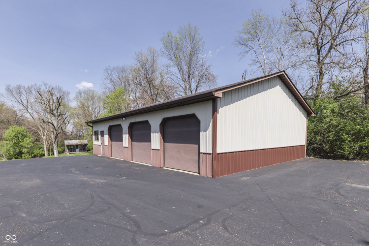 Listing Image 79