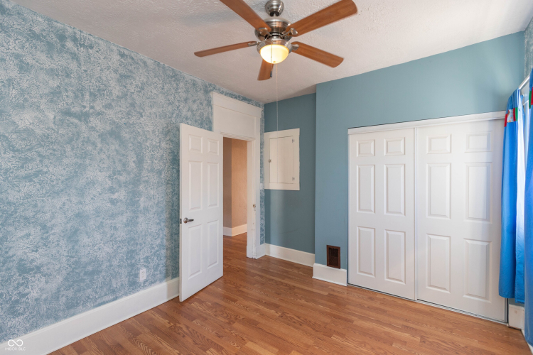 Listing Image 23