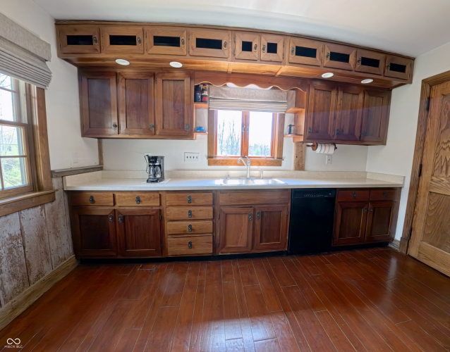 Listing Image 18