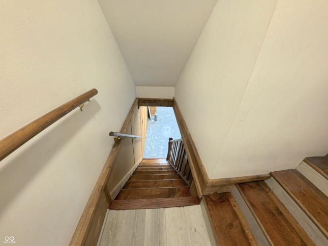 Listing Image 33