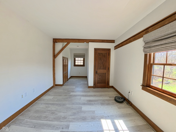 Listing Image 64