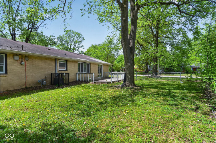 Listing Image 3