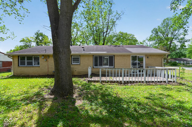 Listing Image 4