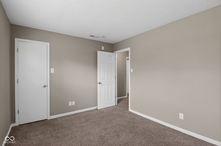 Listing Image 24