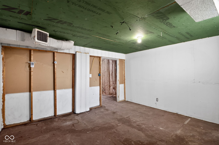 Listing Image 33