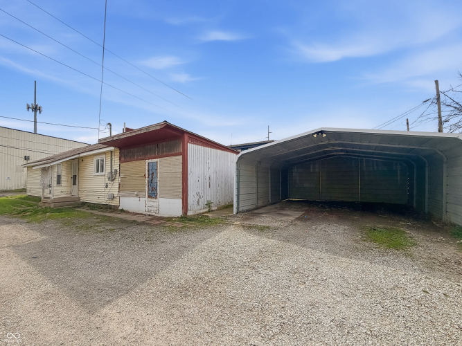 Listing Image 4
