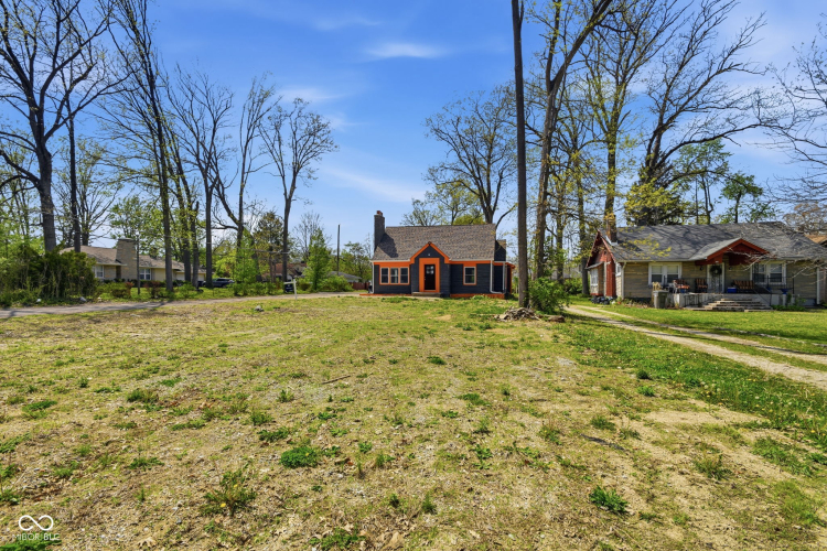 Listing Image 4
