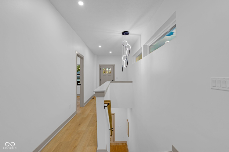 Listing Image 41
