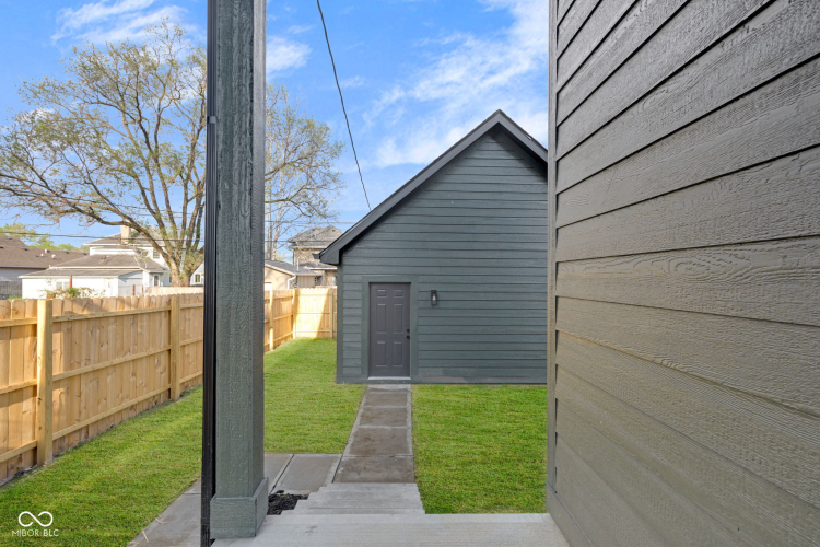 Listing Image 67