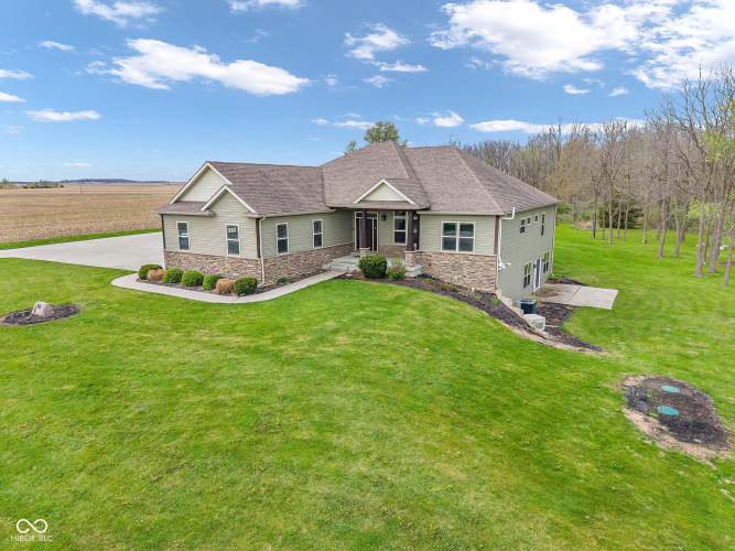 Listing Image 73
