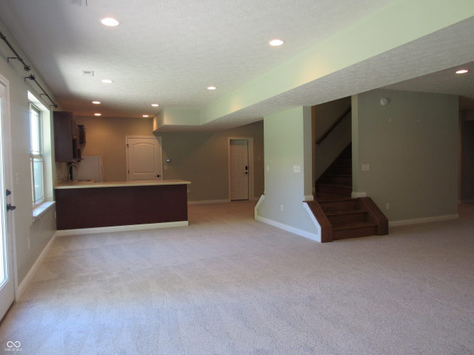 Listing Image 84