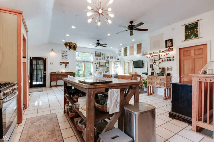 Listing Image 14