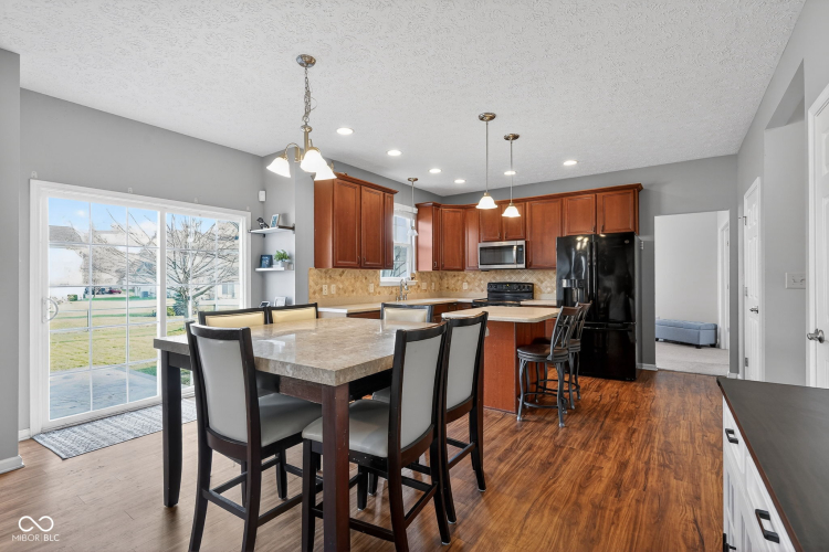 Listing Image 15