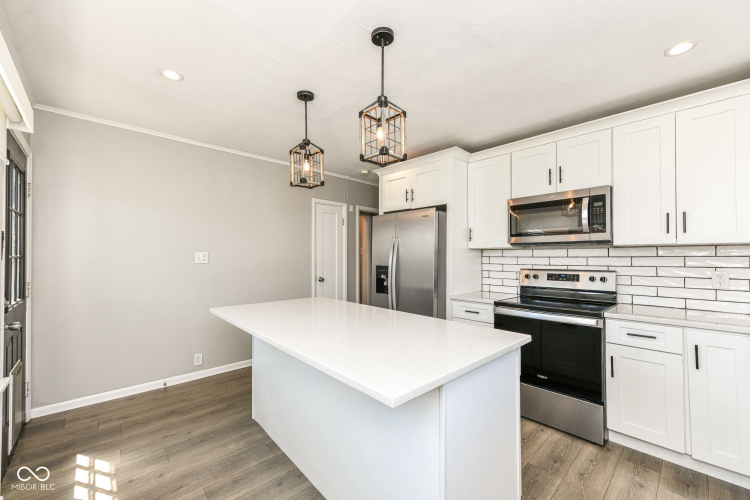 Listing Image 13