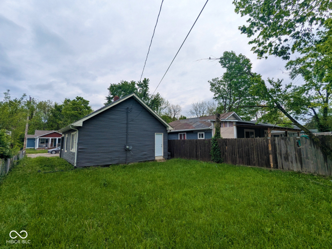 Listing Image 9