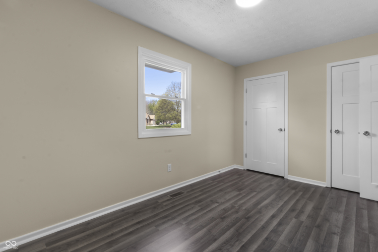 Listing Image 27