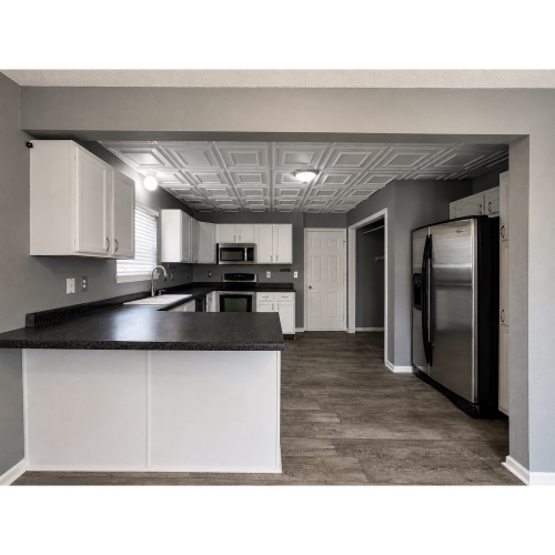 Listing Image 5