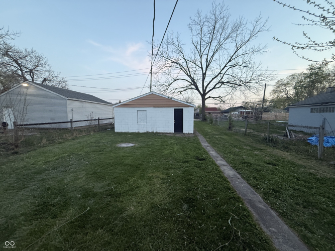 Listing Image 3