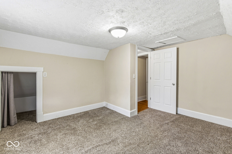 Listing Image 33