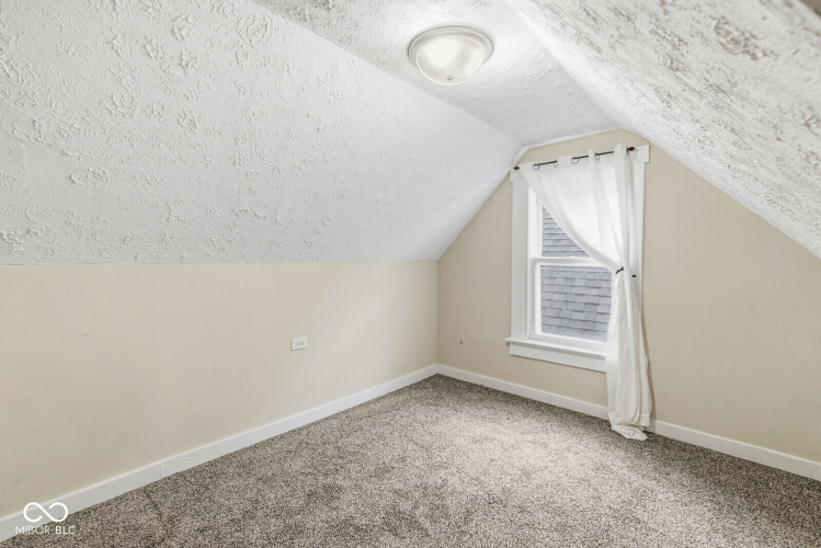 Listing Image 37