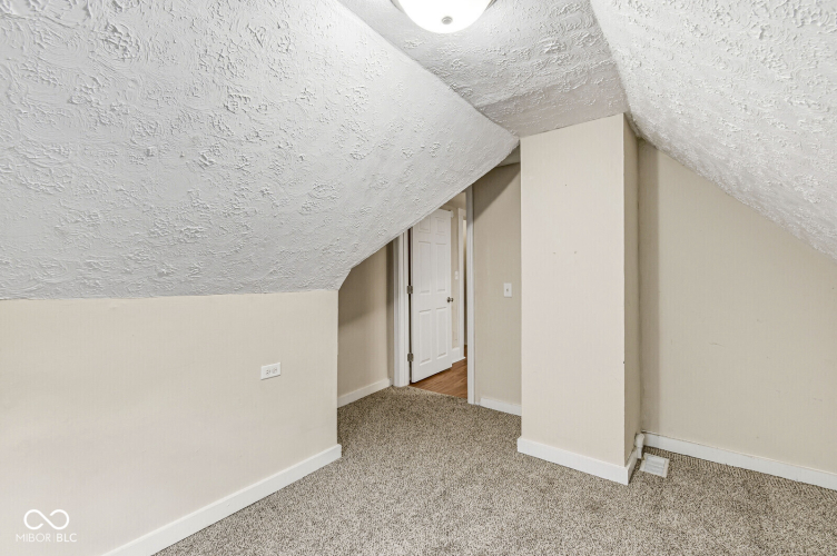 Listing Image 38