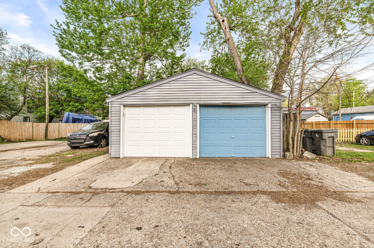 Listing Image 8