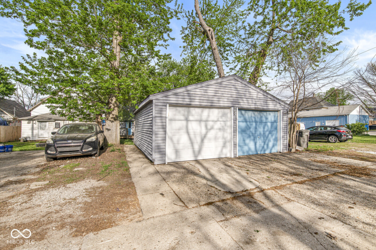 Listing Image 9